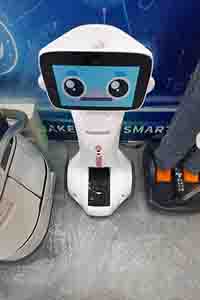 Rezeptions Roboter von der Hotelmesse